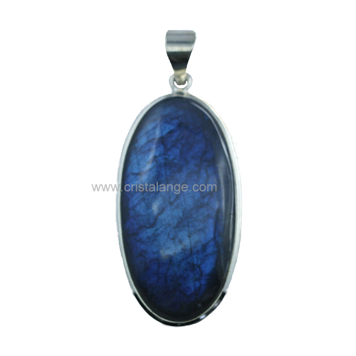 Découvrez  le pouvoir des pierres avec ce pendentif en labradorite, magnifique pierre aux reflets bleus intenses. Cristalange.com