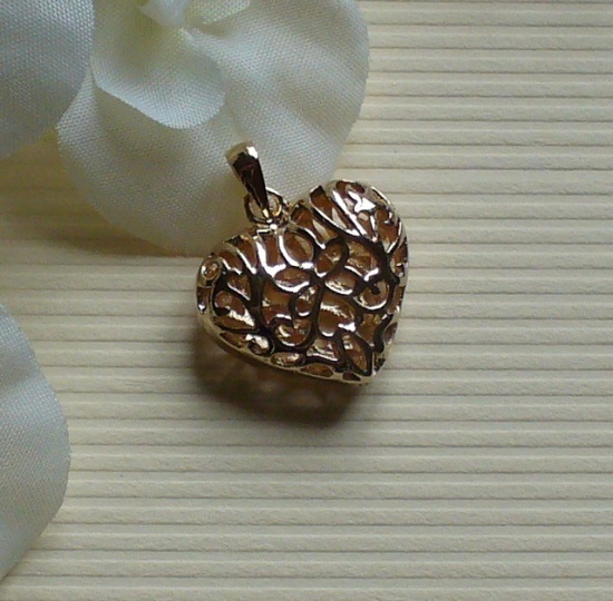 Heart of Lace gold plated pendant