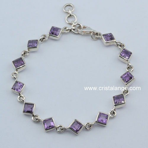 Discover the healing power of stones with this amethyst bracelet, purple semi precious stone pendant