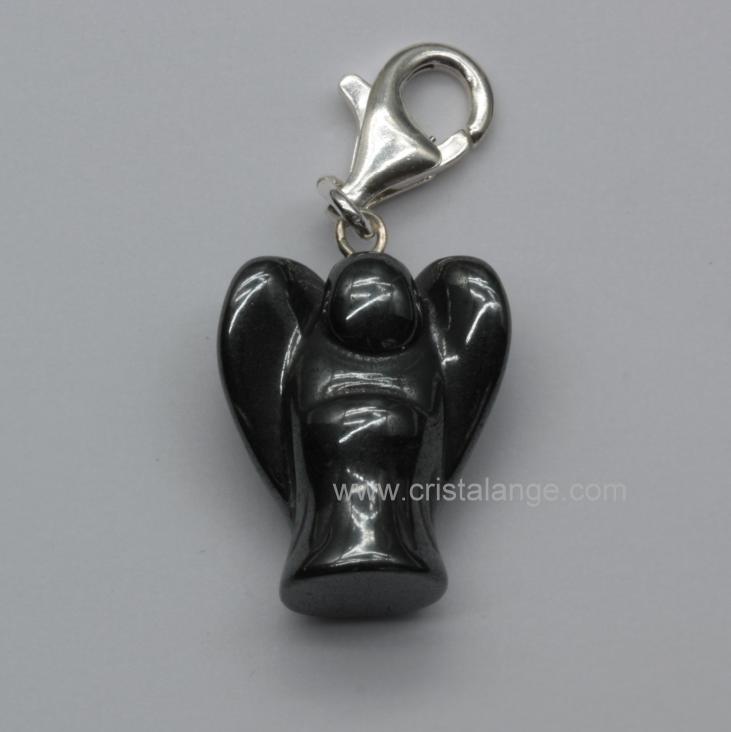 Discover the energetic properties of gemstones and semi precious stones, here an hematite charm, black stone
