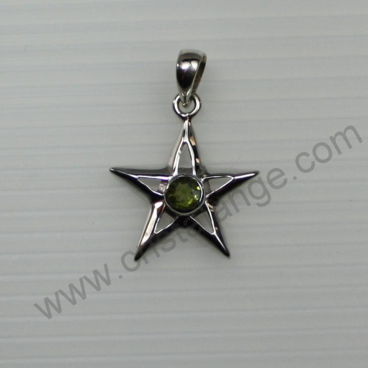 Silver star pendant with peridot gem