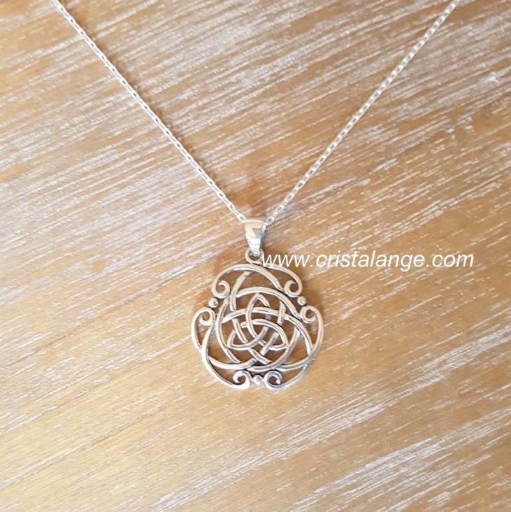 Celtic jewel - Central triskel necklace