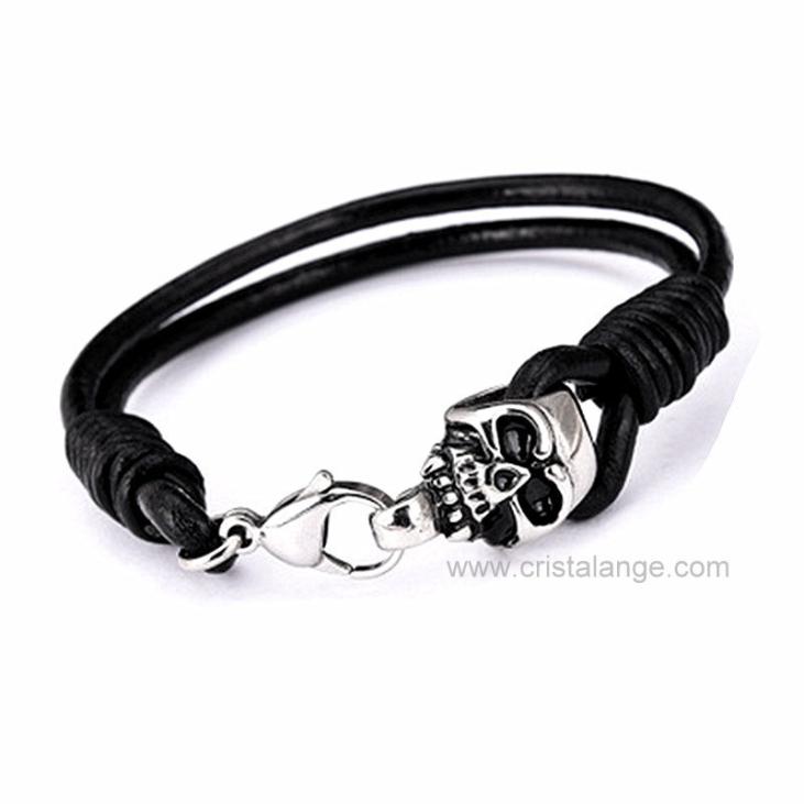 Skull on a  lobster claw leather bracelet
