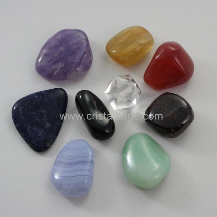 Retrouvez des pierres roulées, pierres gemmes, aux couleurs des sept chakras pour préparer des élixirs de pierres ou à utiliser en tant que pierres de soin.