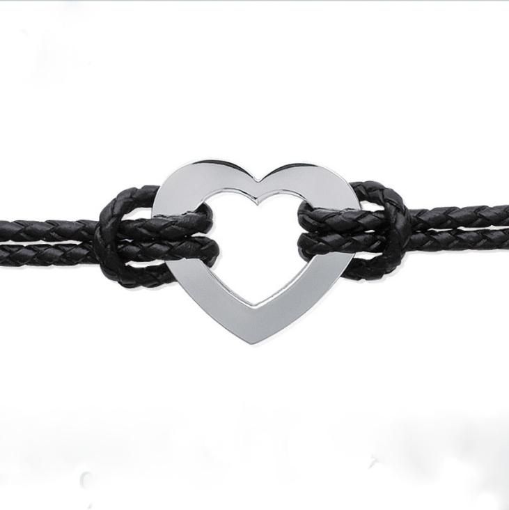 Bracelet cuir noir et coeur en acier