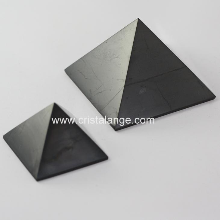 Pyramide Shungite 4/6/8 cm